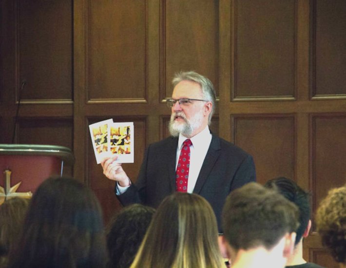 At last year’s International Religious Freedom Day service, Rev. Fesler described the impact of the passage of this bill in 1998 and presented those attending with a booklet published by the Church of Scientology International on the freedom of religion or belief.