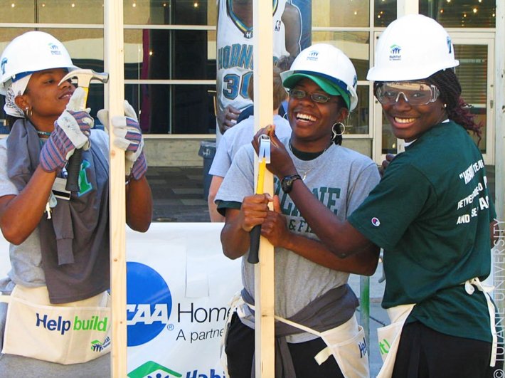 Tulane University students carry out a Habitat for Humanity project in 2007 in New Orleans (Creative Commons)	